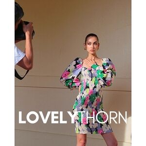 H&M // blogger fave poplin retro floral print puff sleeve smocked mini dress